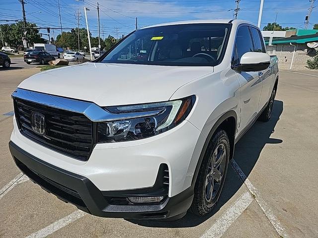 Photo of 2023 White Honda Ridgeline