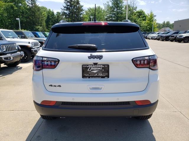 Photo of 2025 Bright White Clearcoat Jeep Compass
