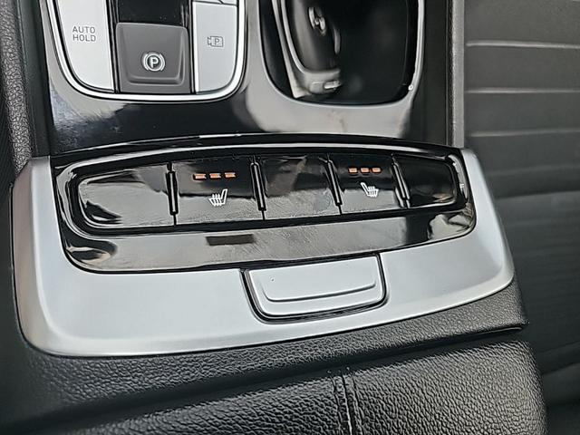 Photo of 2023 Phantom Black Hyundai SANTA CRUZ