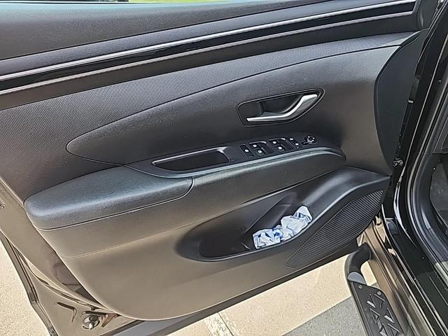 Photo of 2023 Phantom Black Hyundai SANTA CRUZ