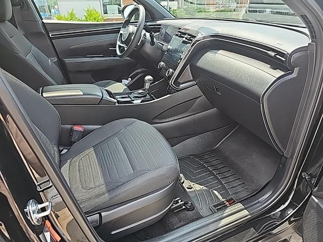 Photo of 2023 Phantom Black Hyundai SANTA CRUZ