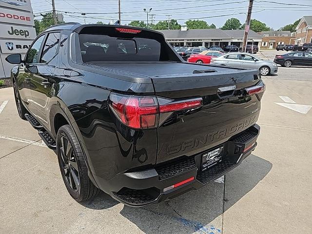 Photo of 2023 Phantom Black Hyundai SANTA CRUZ
