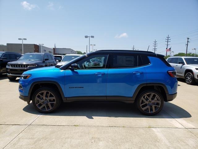 Photo of 2025 Hydro Blue Pearlcoat Jeep Compass