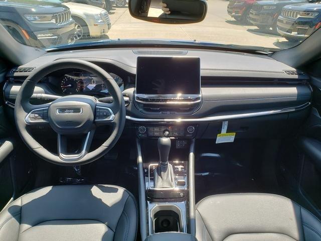 Photo of 2025 Hydro Blue Pearlcoat Jeep Compass