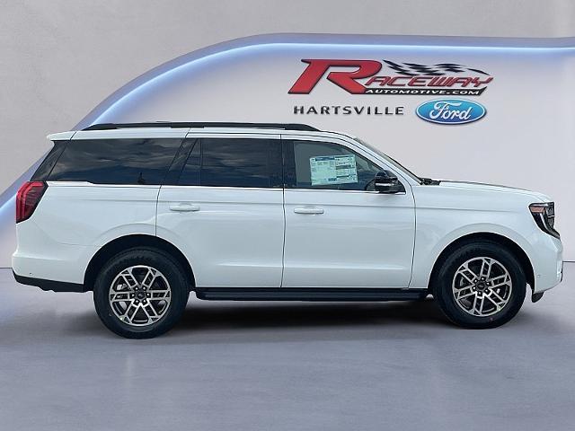 Photo of 2025 STAR WHITE MET TRI-COAT Ford Expedition
