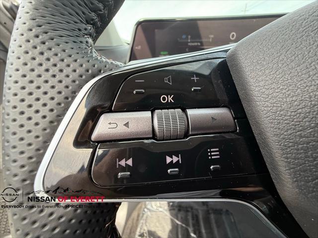 Photo of 2023 Brilliant Silver Metallic/Black Diamond Pearl Nissan ARIYA