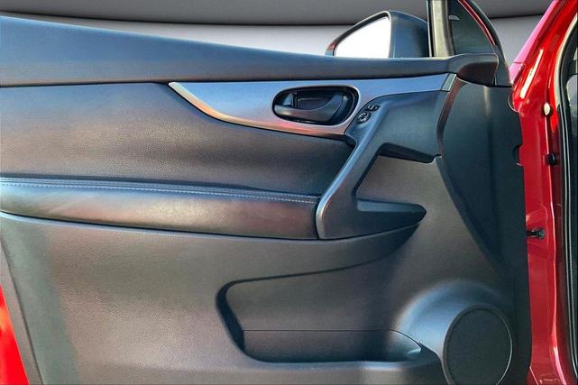 Photo of 2021 Scarlet Ember Tintcoat Nissan Rogue Sport