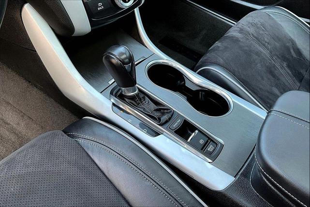 Photo of 2020 Black Acura TLX