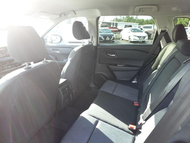 Photo of 2025 Brilliant Silver Metallic Nissan Rogue