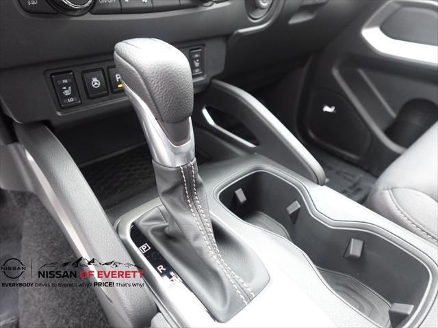Photo of 2025 Super Black Nissan Frontier