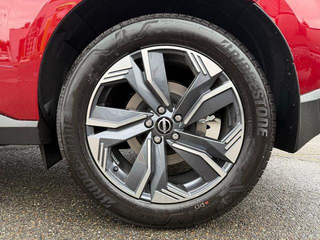 Photo of 2025 Scarlet Ember Tintcoat/Super Black Nissan Murano