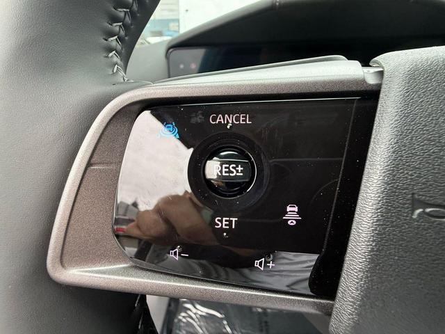 Photo of 2025 Scarlet Ember Tintcoat/Super Black Nissan Murano