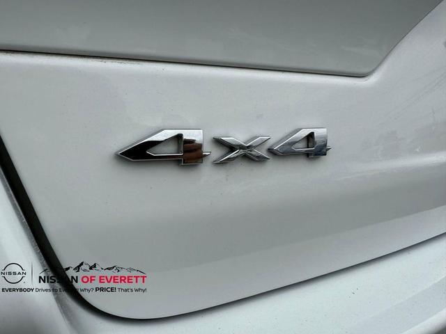 Photo of 2023 Bright White Clearcoat Jeep Grand Cherokee