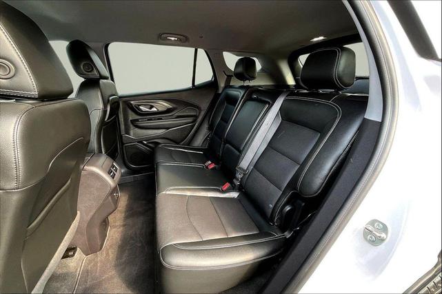 Photo of 2024 Summit White GMC Terrain
