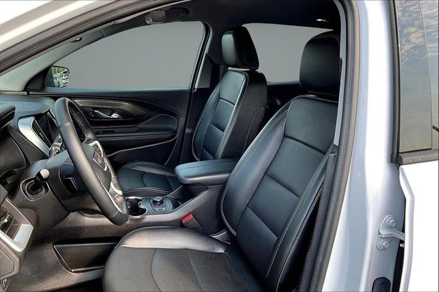 Photo of 2024 Summit White GMC Terrain