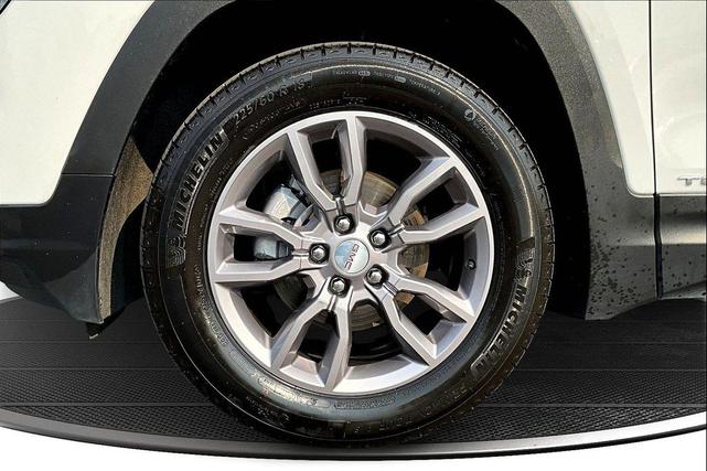 Photo of 2024 Summit White GMC Terrain