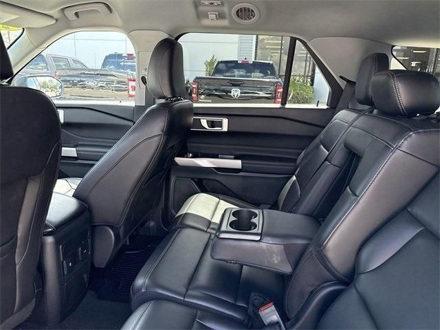 Photo of 2024 ICONIC SILVER METALLIC Ford Explorer