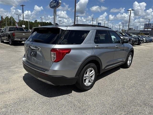 Photo of 2024 ICONIC SILVER METALLIC Ford Explorer