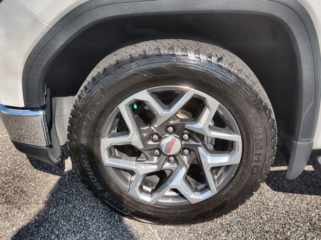Photo of 2023 White Frost Tricoat GMC Sierra 1500
