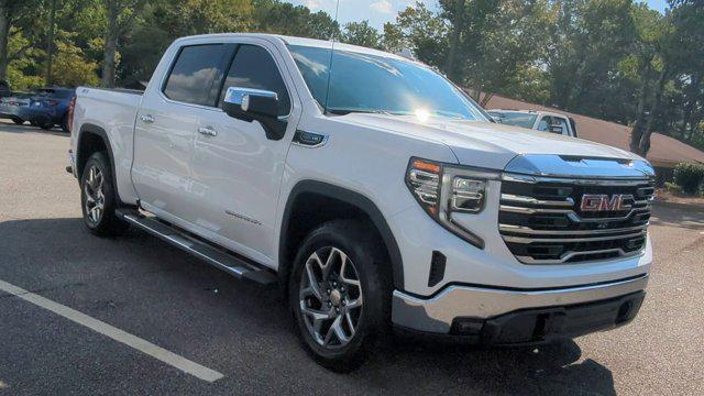 Photo of 2023 White Frost Tricoat GMC Sierra 1500