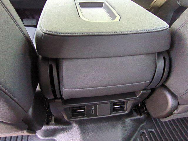 Photo of 2025 Summit White GMC Sierra 2500