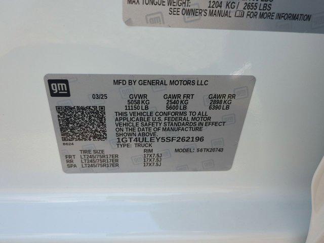 Photo of 2025 Summit White GMC Sierra 2500