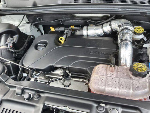 Photo of 2022 Summit White Buick Encore
