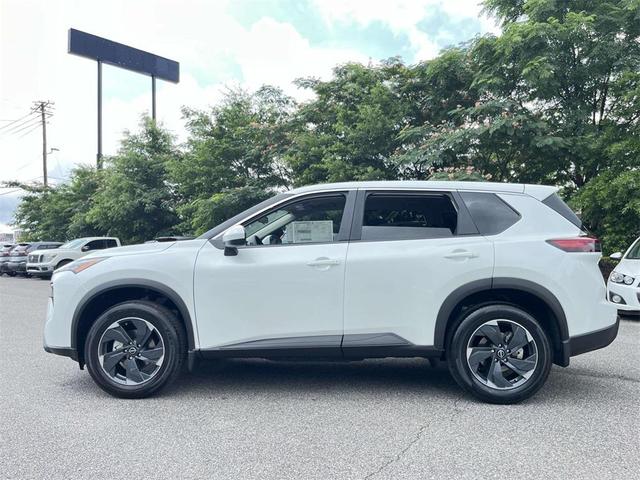 Photo of 2025 Everest White P Nissan Rogue