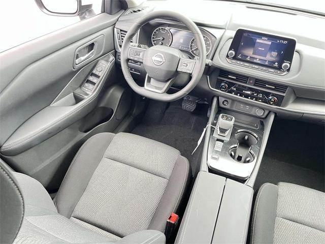 Photo of 2025 Everest White P Nissan Rogue
