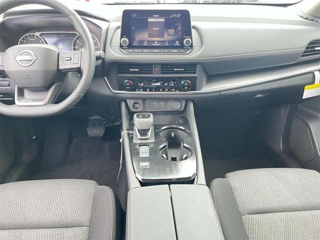 Photo of 2025 Everest White P Nissan Rogue