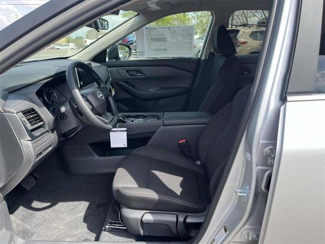 Photo of 2025 Brilliant Silver Metallic Nissan Rogue