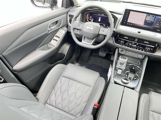 Photo of 2025 2t Chpn Blk Roo Nissan Rogue