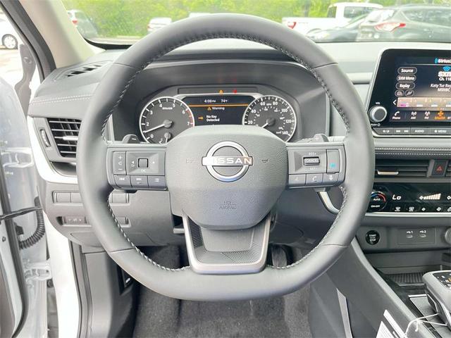 Photo of 2025 Everest White P Nissan Rogue