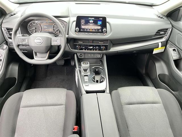 Photo of 2025 Everest White P Nissan Rogue