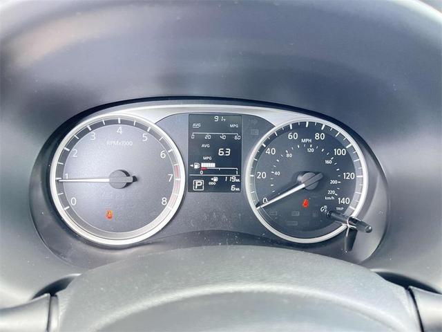 Photo of 2025 Electric Blue Metallic Nissan Kicks Play