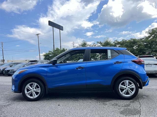 Photo of 2025 Electric Blue Metallic Nissan Kicks Play