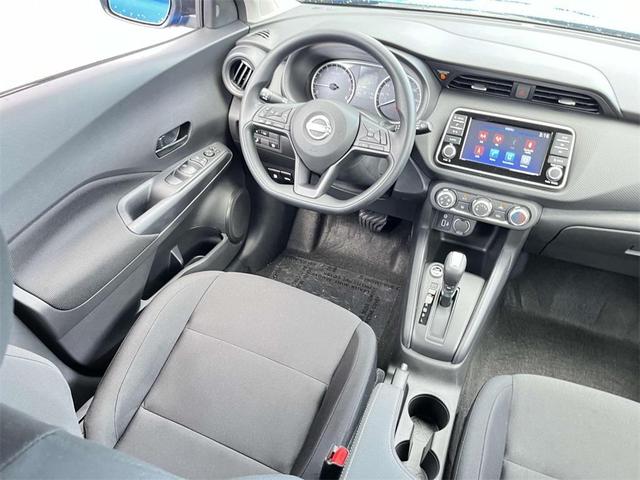 Photo of 2025 Electric Blue Metallic Nissan Kicks Play