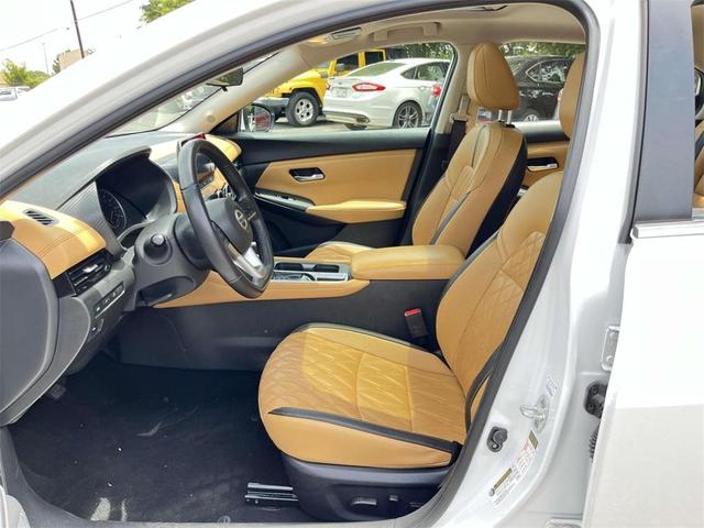 Photo of 2023 Aspen White Nissan Sentra