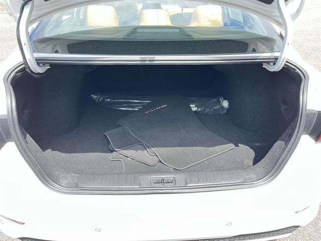 Photo of 2023 Aspen White Nissan Sentra