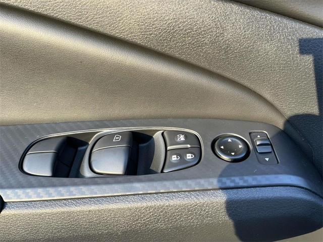 Photo of 2025 Black Nissan Altima