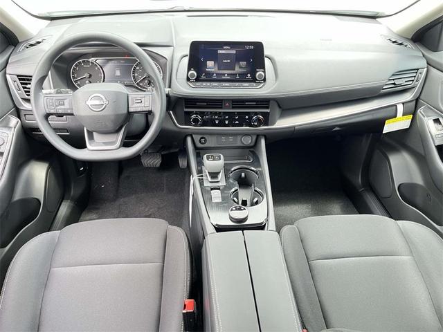 Photo of 2026 Glacier White Nissan Rogue