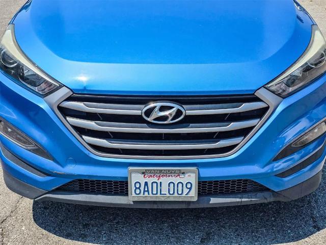Photo of 2017 Caribbean Blue Hyundai TUCSON