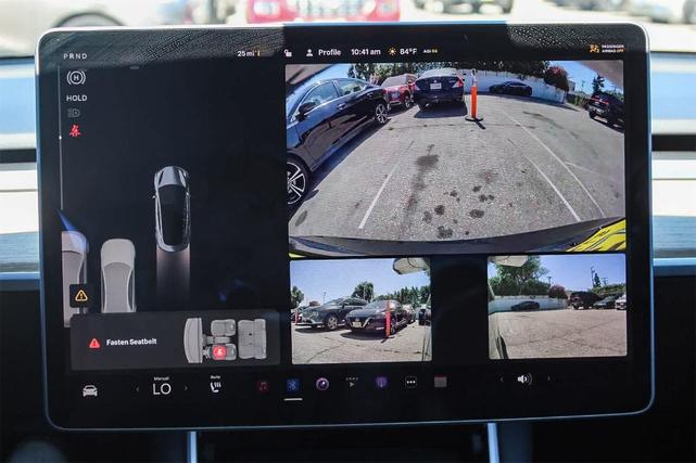 Photo of 2019 Silver Tesla Model 3