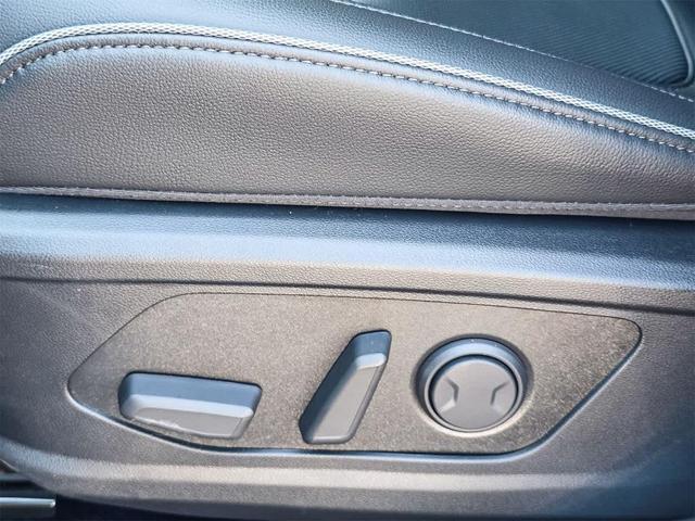 Photo of 2025 Serenity White Pearl Hyundai TUCSON
