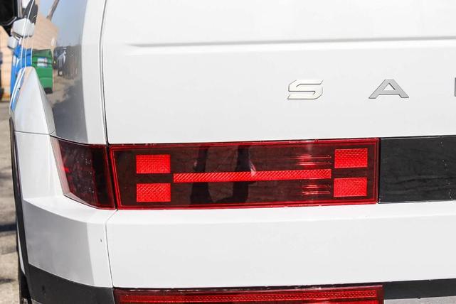 Photo of 2025 White Hyundai SANTA FE HEV