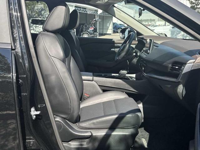 Photo of 2023 Black Nissan Rogue