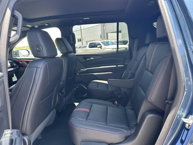 Photo of 2025 Blue Chevrolet Traverse