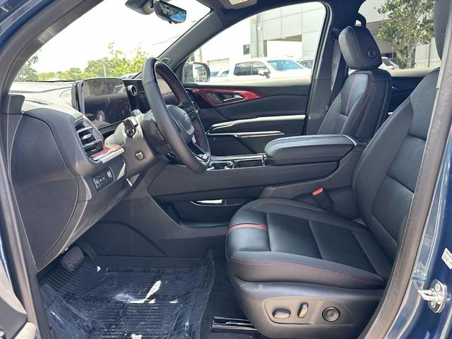 Photo of 2025 Blue Chevrolet Traverse