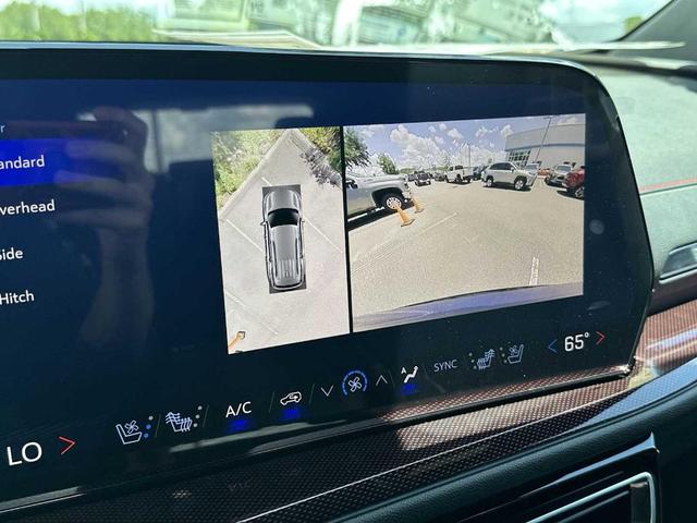 Photo of 2025 Blue Chevrolet Traverse