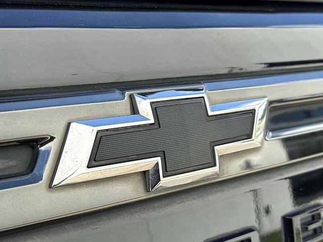 Photo of 2022 Black Chevrolet Suburban